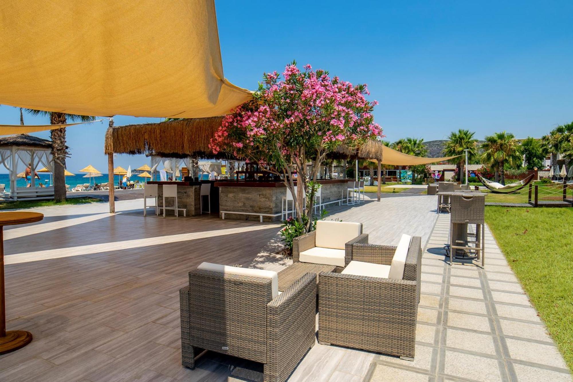 Risus Beach Resort Hotel Kusadası Extérieur photo
